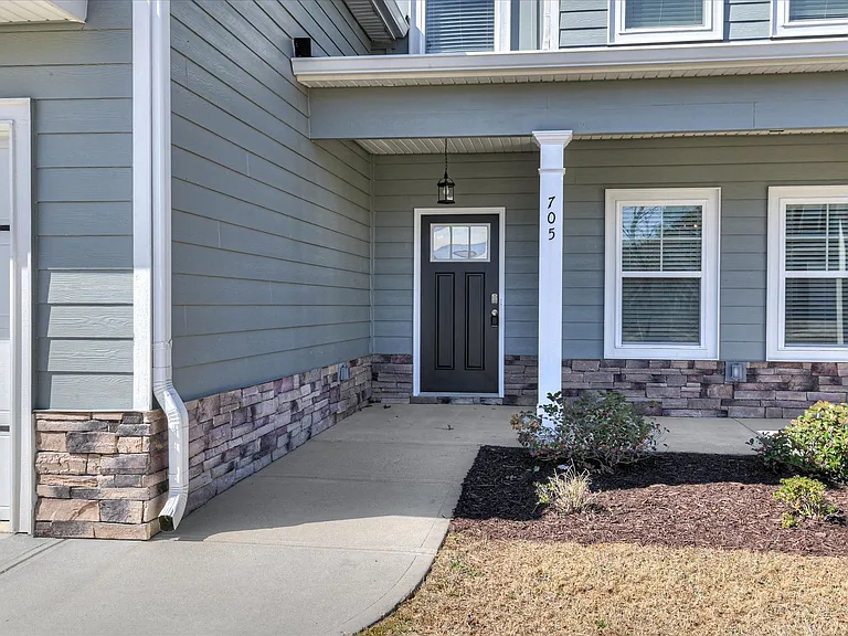 705 Navan Ln — Photo 4