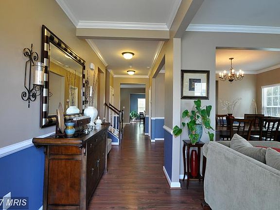 4th image of 46 Cool Brook Ln
