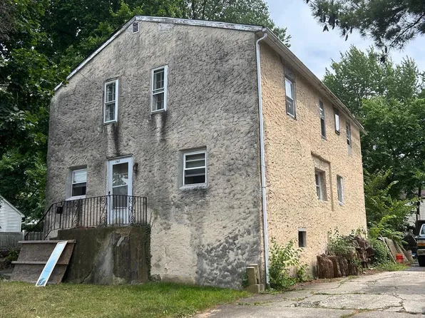 1563 Washington Ave, Willow Grove, PA 19090