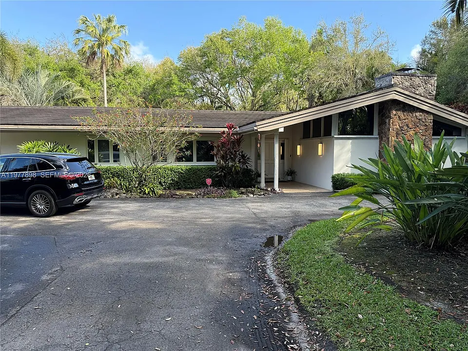 6399 SW 100th St