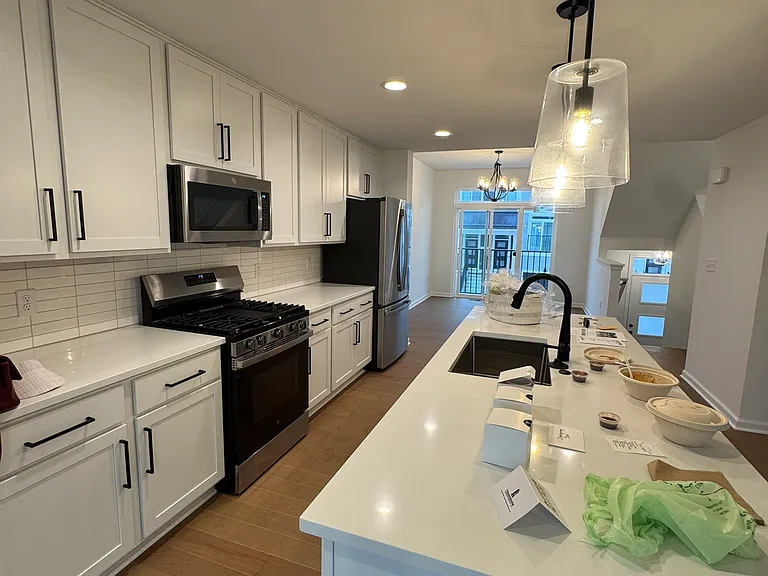 2774 Bristol Ridge Dr — Photo 2