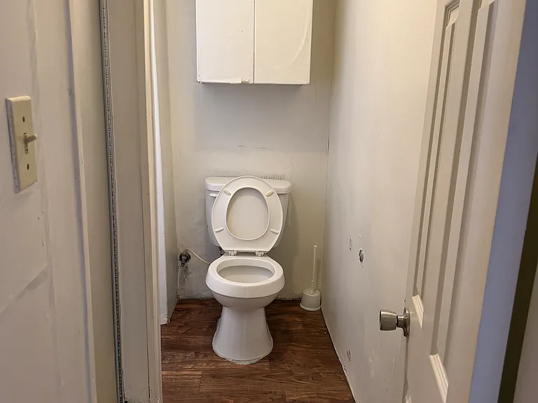 521 Randolph Dr — Photo 8