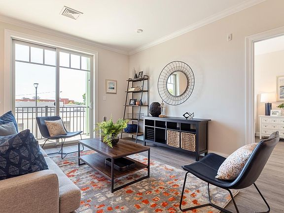 3rd image of 69 Foundry St #403