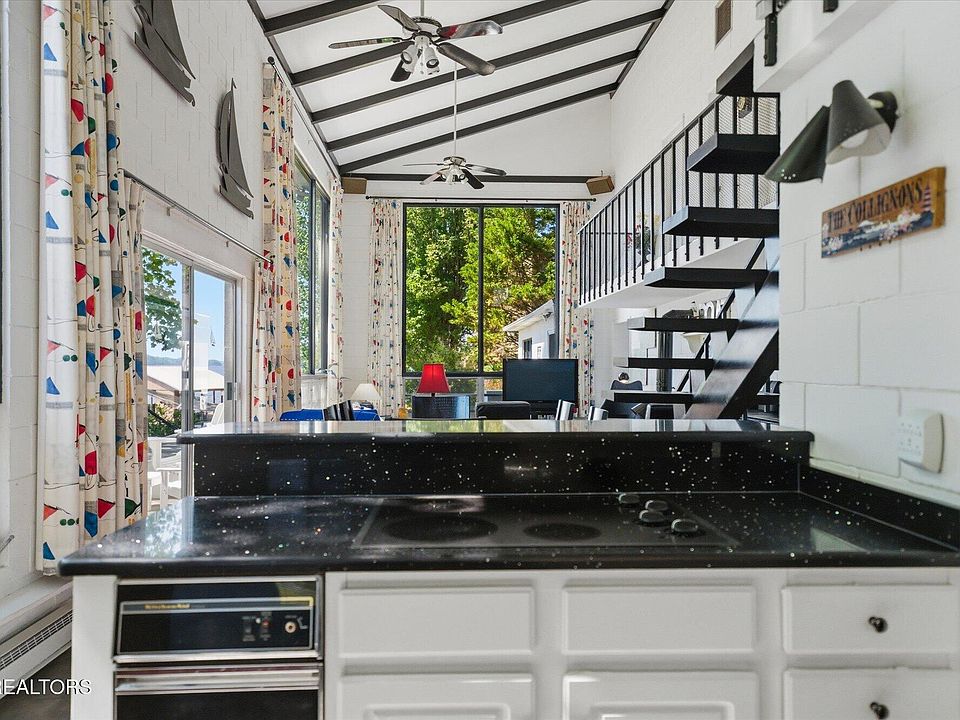 16th image of 235 Phillips Dr