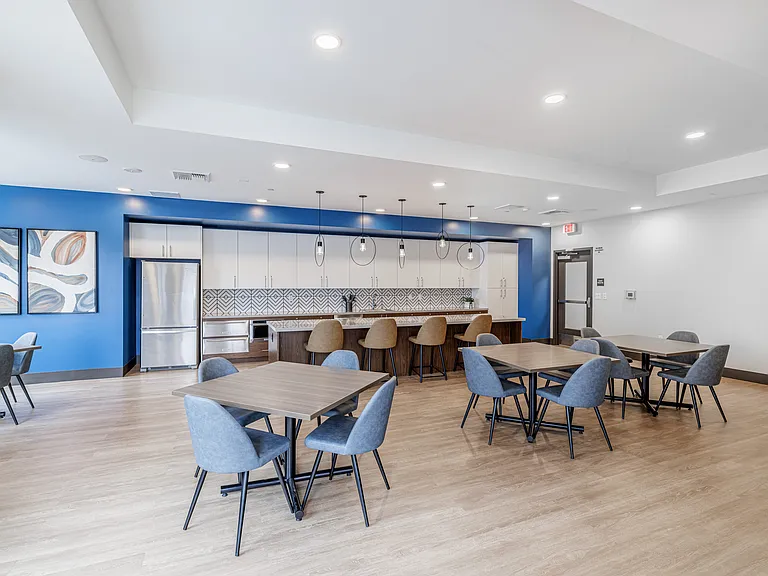 Mainline North Apartments - Santa Clara, CA — Photo 10