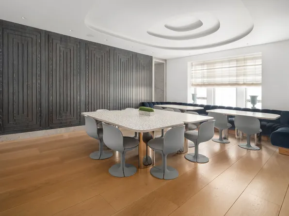 730 Park Avenue image 9 of 24