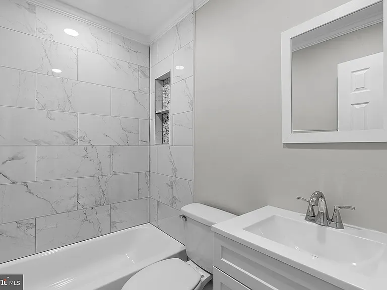 8241 Parham Ct — Photo 3