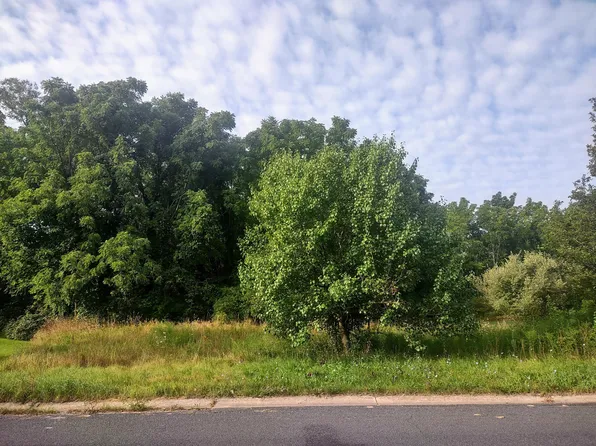 3878 Derry Dr, Saint Joseph, MI 49085