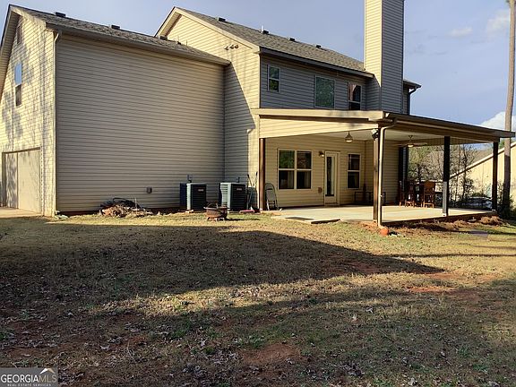 3rd image of 370 Emily Cir NW