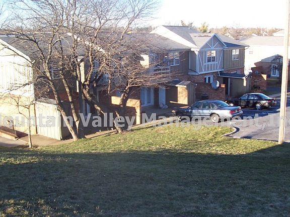 2nd image of 8 Holly Ct APT F