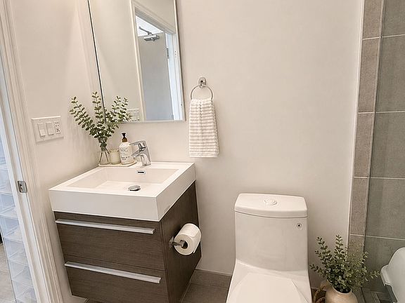 5th image of 10 Rouge Valley Dr W #1110
