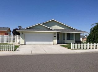 7903 Zayas Dr, Pasco, WA 99301