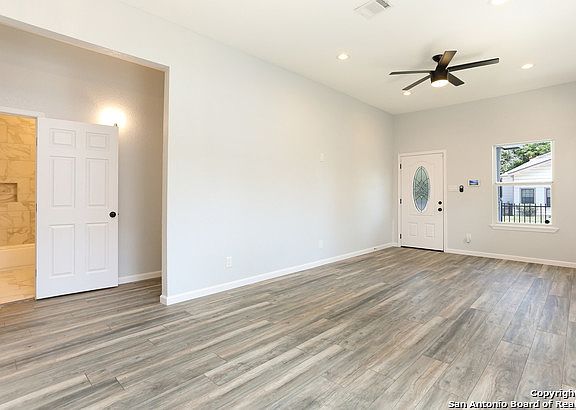 5th image of 340 Belmont