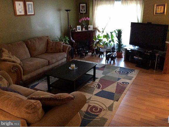 2nd image of 334 N Barrington Ct
