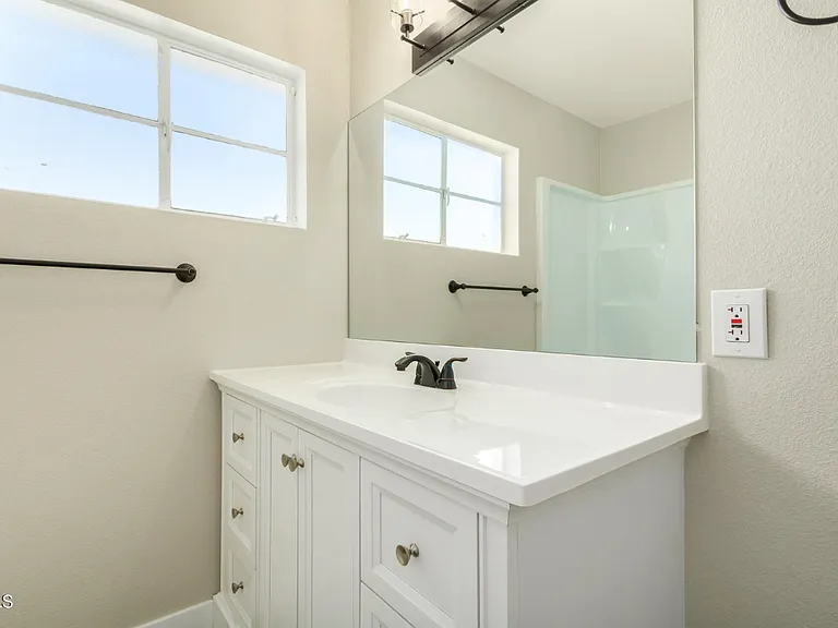 3301 W Pierson St — Photo 27