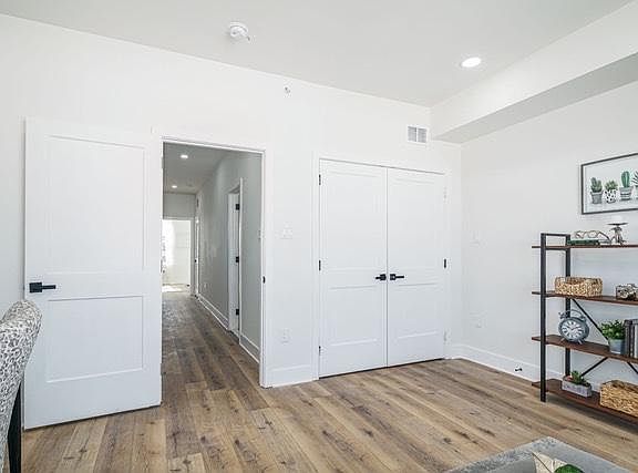 5th image of 2501 E Tioga St #B1