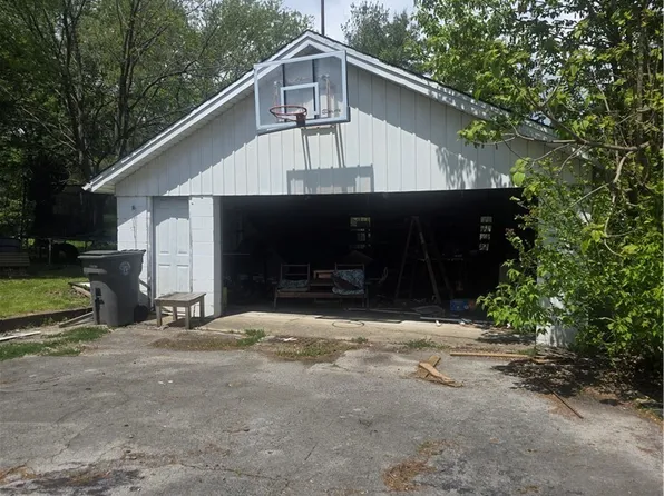 1966 Smithfield St, Youngstown, OH 44509