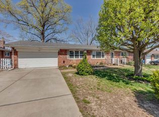 423 Walworth Dr, Saint Louis, MO