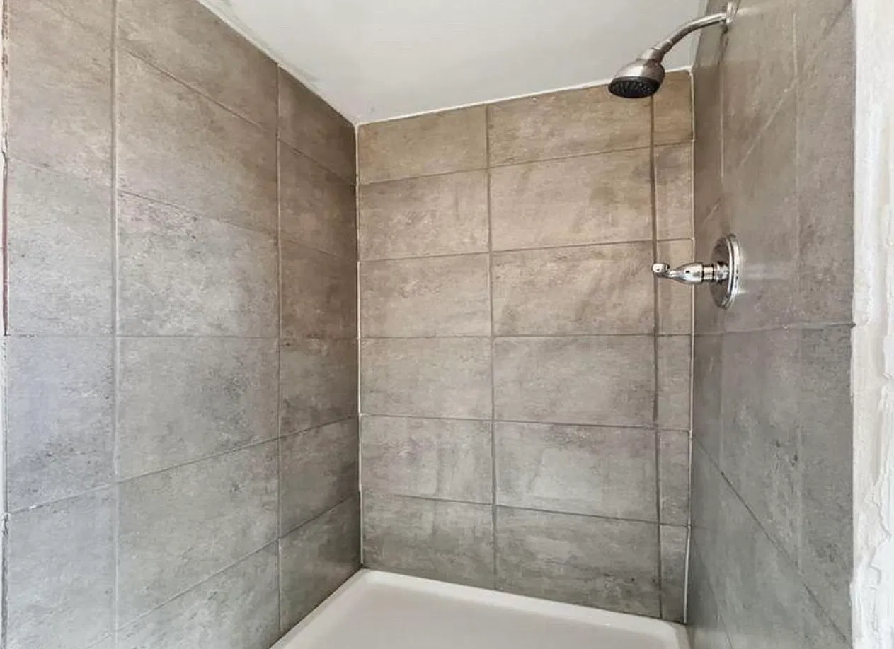 Studio, 1500 sqft, $900 — Photo 4