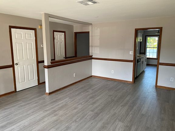 5th image of 2036 Lyndora Rd