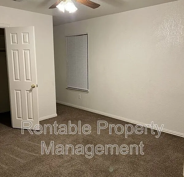 1104 Turkey Creek Ct #B — Photo 4