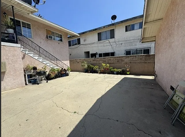 12520 York Ave #A — Photo 7