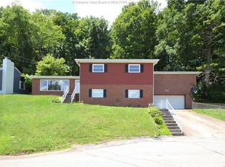 930 Hillcrest Dr, Saint Albans, WV 25177