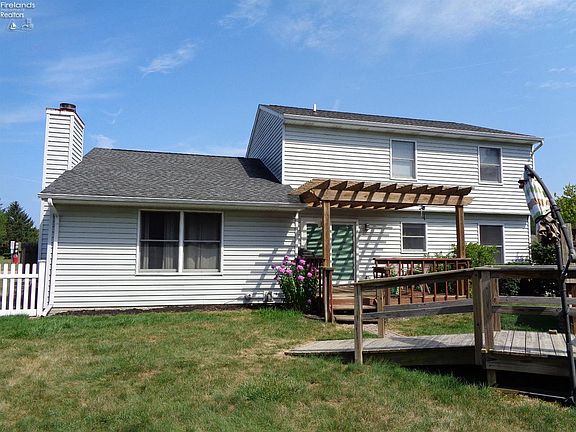 3rd image of 3209 E Stoneway Dr