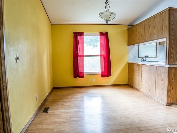 4th image of 17047 Wisteria Ct SE