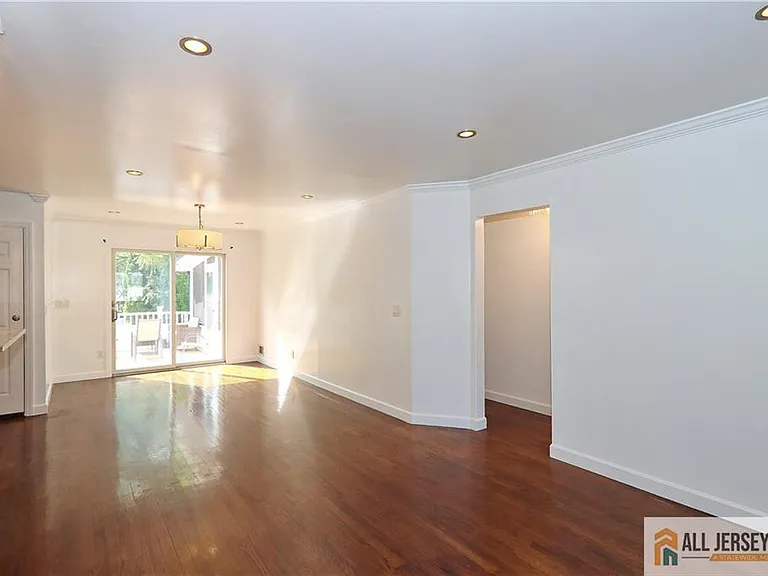 1299 Kline Pl — Photo 6