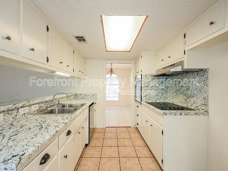 3647 Pinebluff Dr — Photo 9