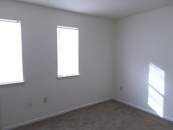 4th image of 12732 Woodside Ln