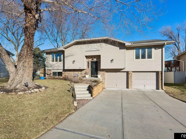 11328 Leavenworth Cir, Omaha, NE 68154