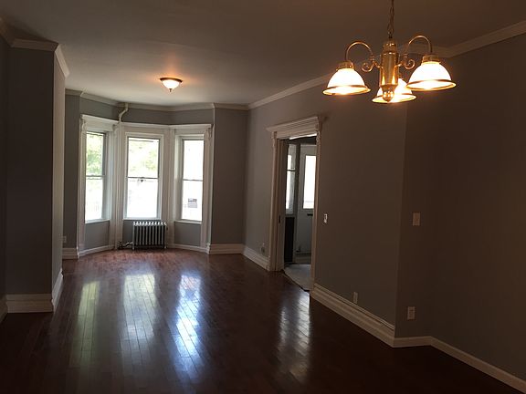 2nd image of 992 Tinton Ave