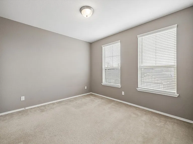 8612 Cedardale Park Dr — Photo 10