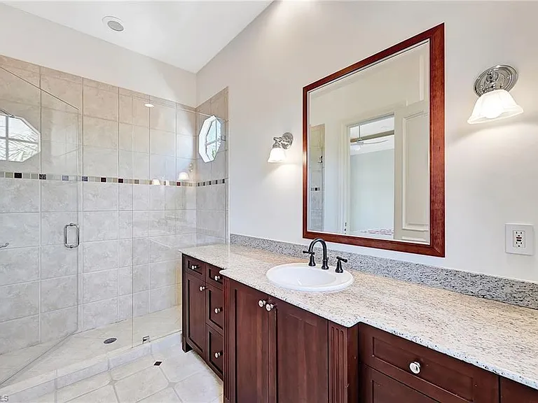 2052 Isla Vista Ln — Photo 39