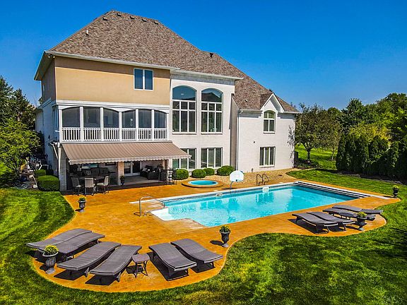 5th image of 3037 Aldwych Ct