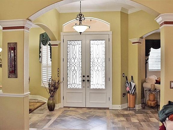 3rd image of 176 Overoaks Pl