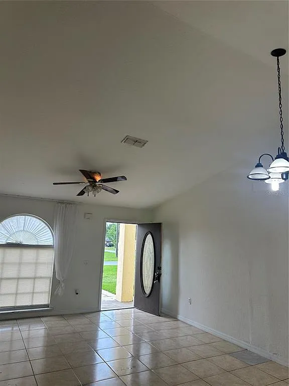 4 bed, 3.0 bath, 1532 sqft, $2,200 — Photo 3