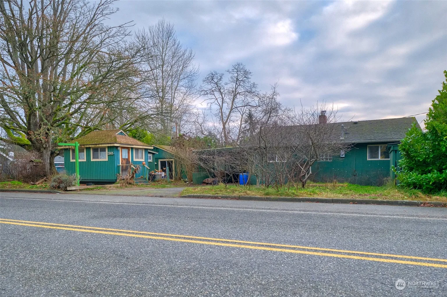 1365 Gulf Road photo 1