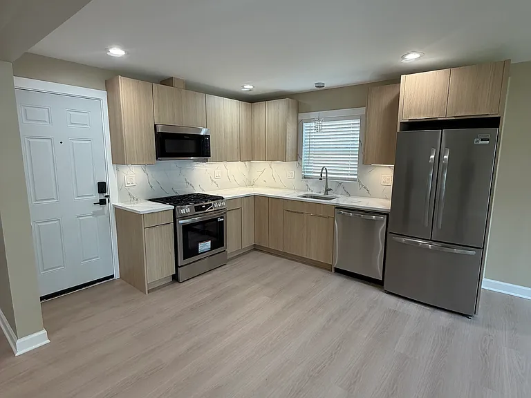 1084 Willson Dr #1 — Photo 1
