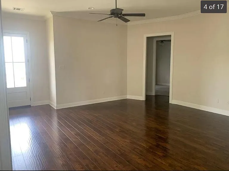 208 Parker Ln — Photo 13