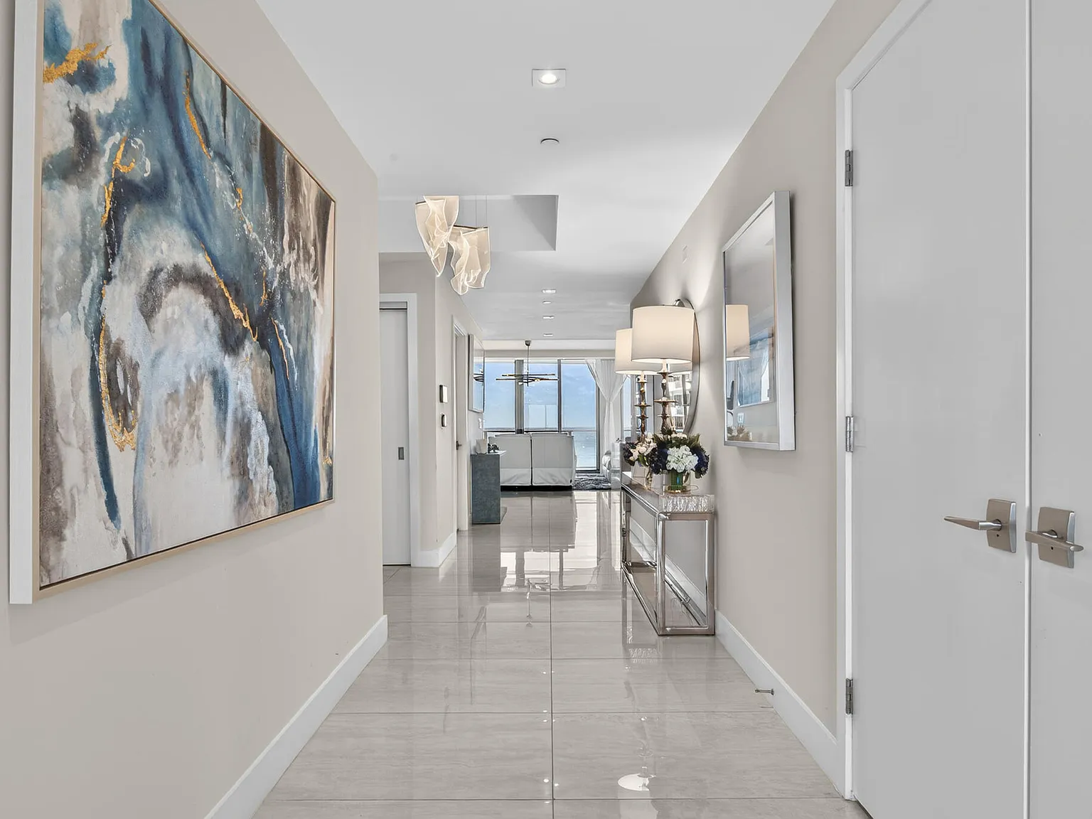 2 bed, 3.0 bath, 2525 sqft, $20,000 — Photo 3