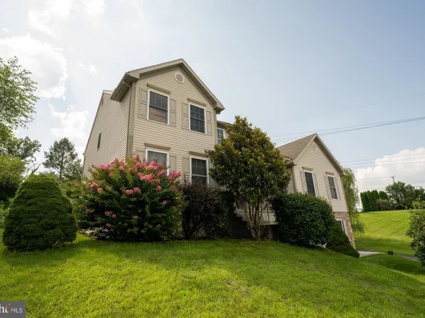 5016 Overlook Pointe, Douglassville, PA 19518