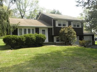 31 Sanford Dr, Randolph, NJ 07869