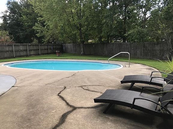 5th image of 38077 Cove Ct