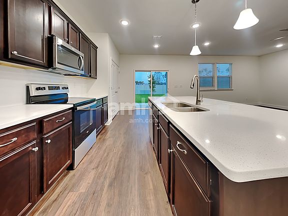 3rd image of 633 Onate Cir
