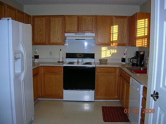 light bright kitchen makes cooking a joy