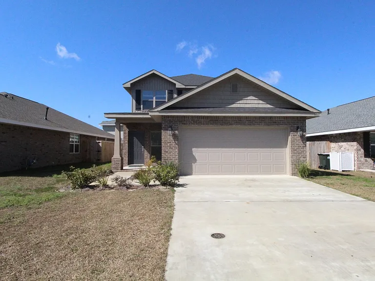 3865 Sandspur Ln — Photo 2