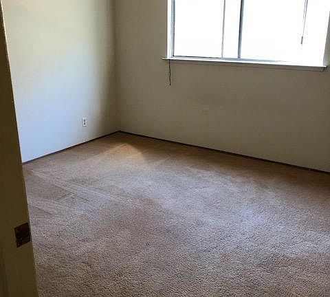 4th image of 1266 Hopkins Ave APT 12